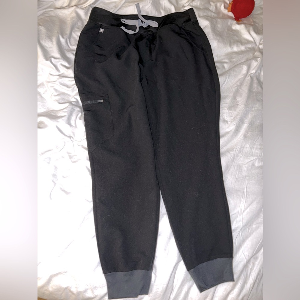 FIGS- Zamora Petite Jogger Scrub Pants